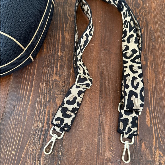 Rothy's Black and Tan Hobo Bag - Picture 4 of 7